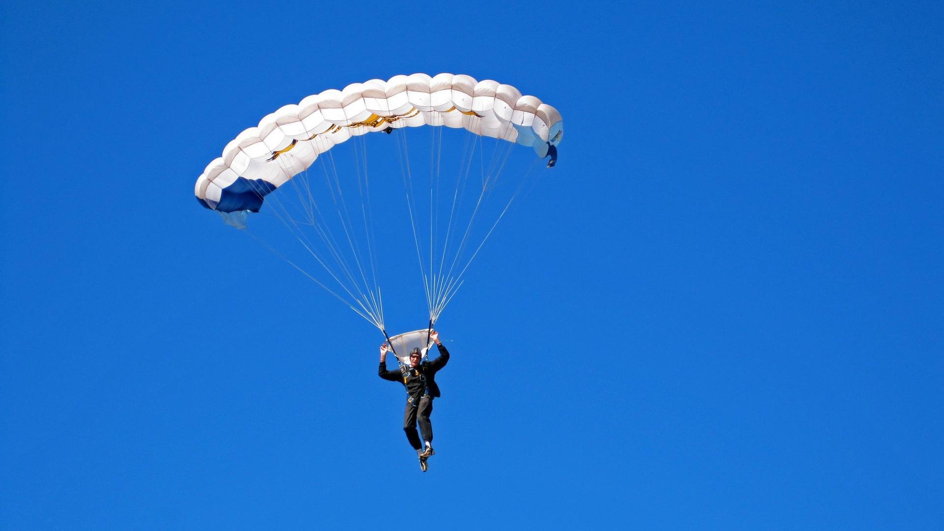 城市打造赛事文化路线吸引文化旅游爱好者参与观赛，赛事文化对城市发展的影响——以十四运为例